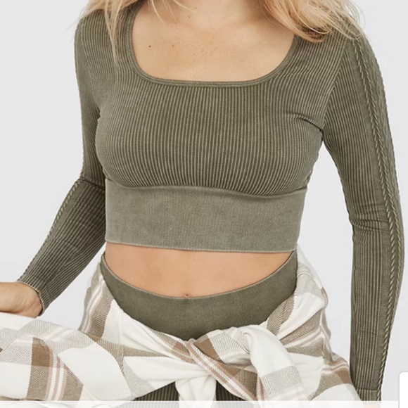 Offline by Aerie Sidewalk Seamless Cable Square Neck Cropped Top Size La… - Picture 1 of 16